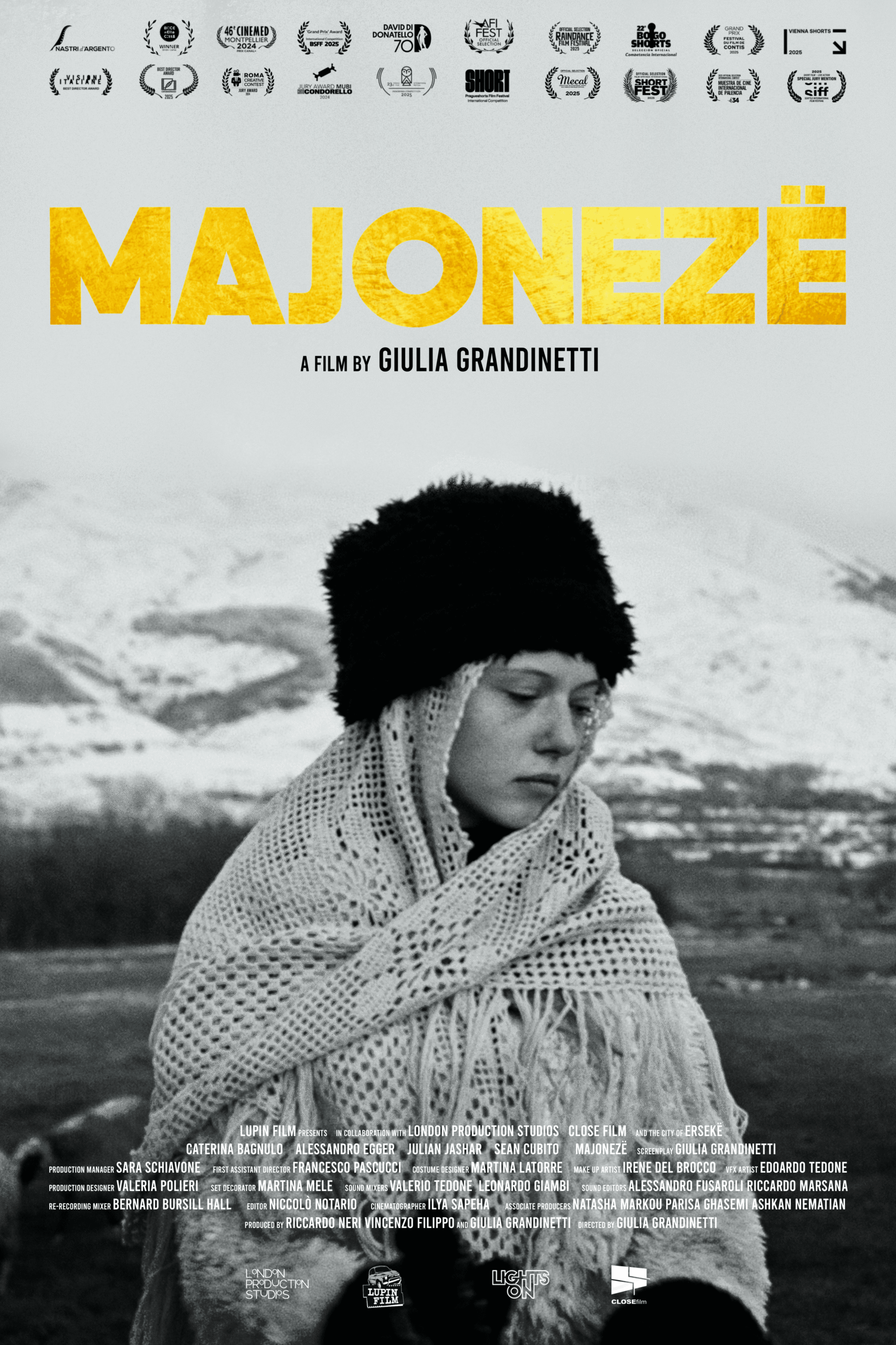 Locandina del film "Majonezë" di Giulia Grandinetti, con immagini evocative e titoli in evidenza.